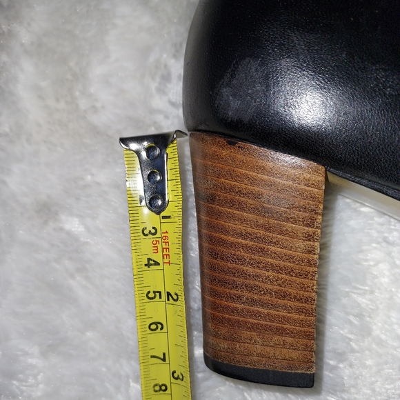 Authentic Gucci Geniune Leather Block Heeled Ankle Boots - Picture 6 of 7